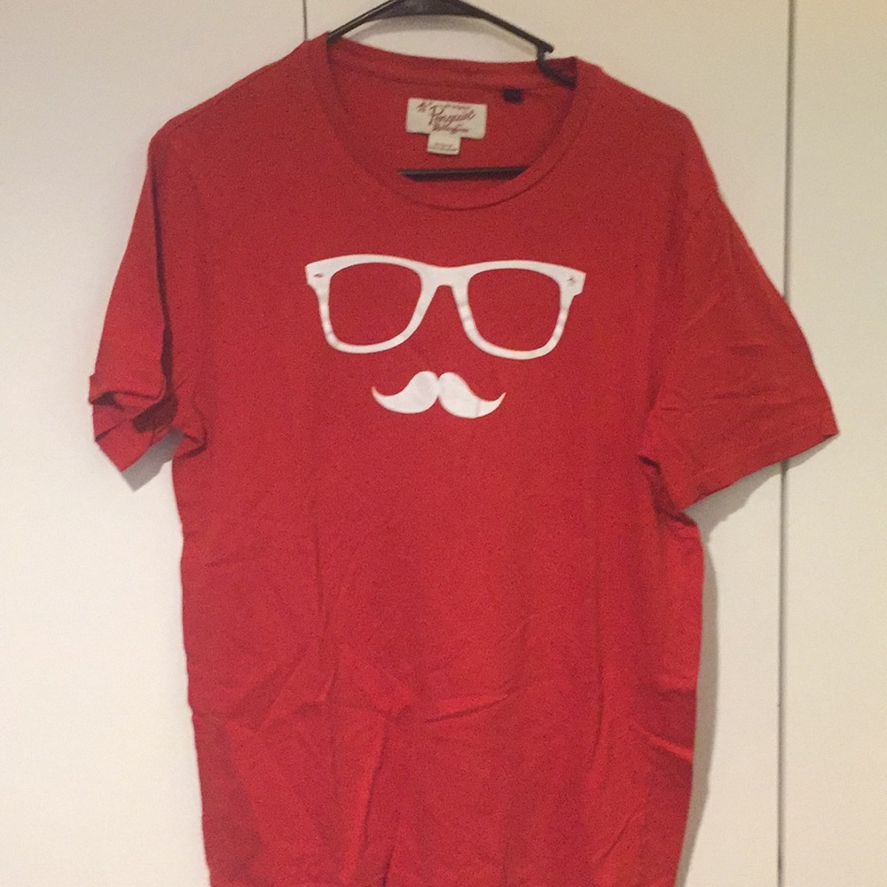 Penguin T shirt M glasses with mustache
